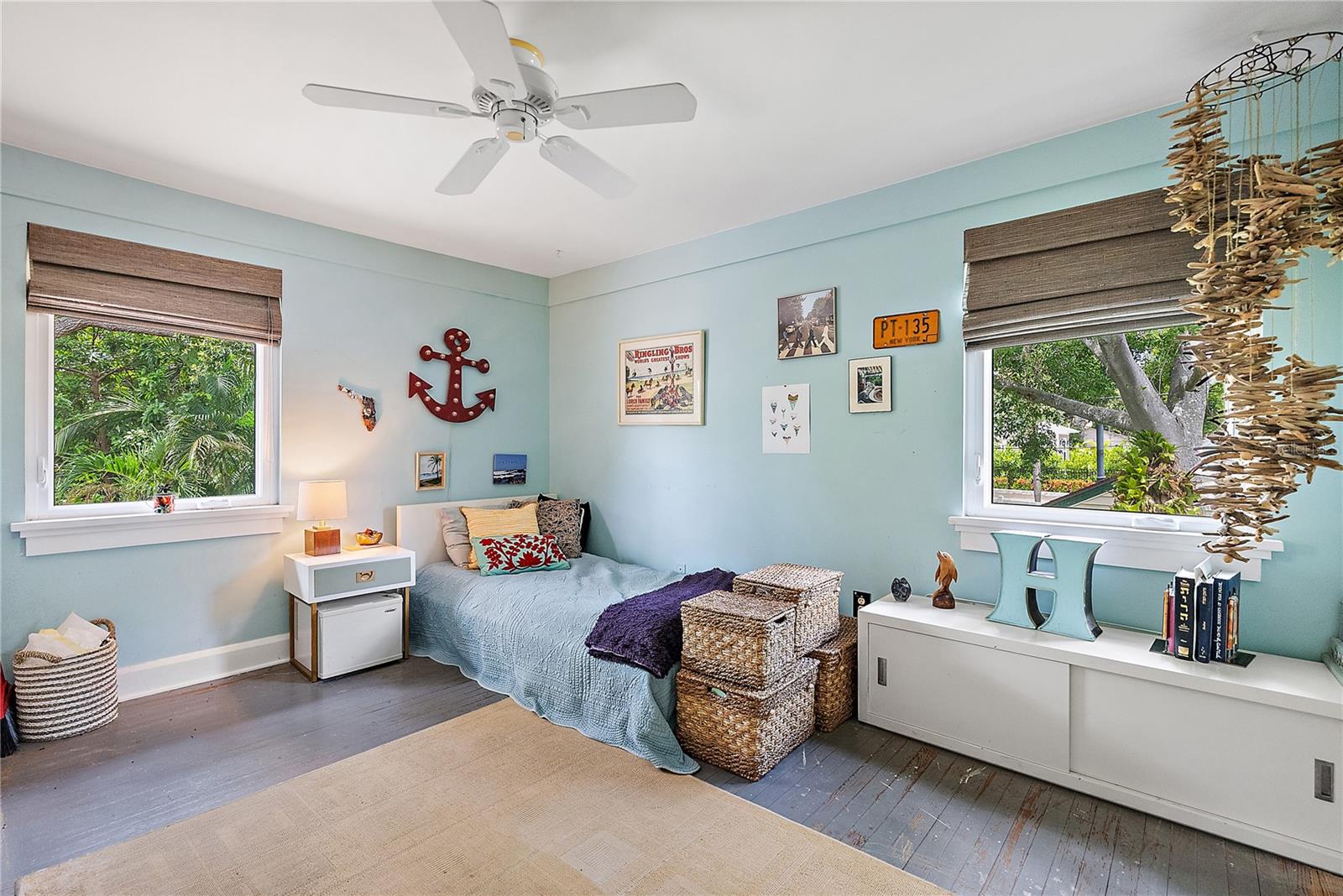 Listing photo id 25 for 185 26th Avenue N