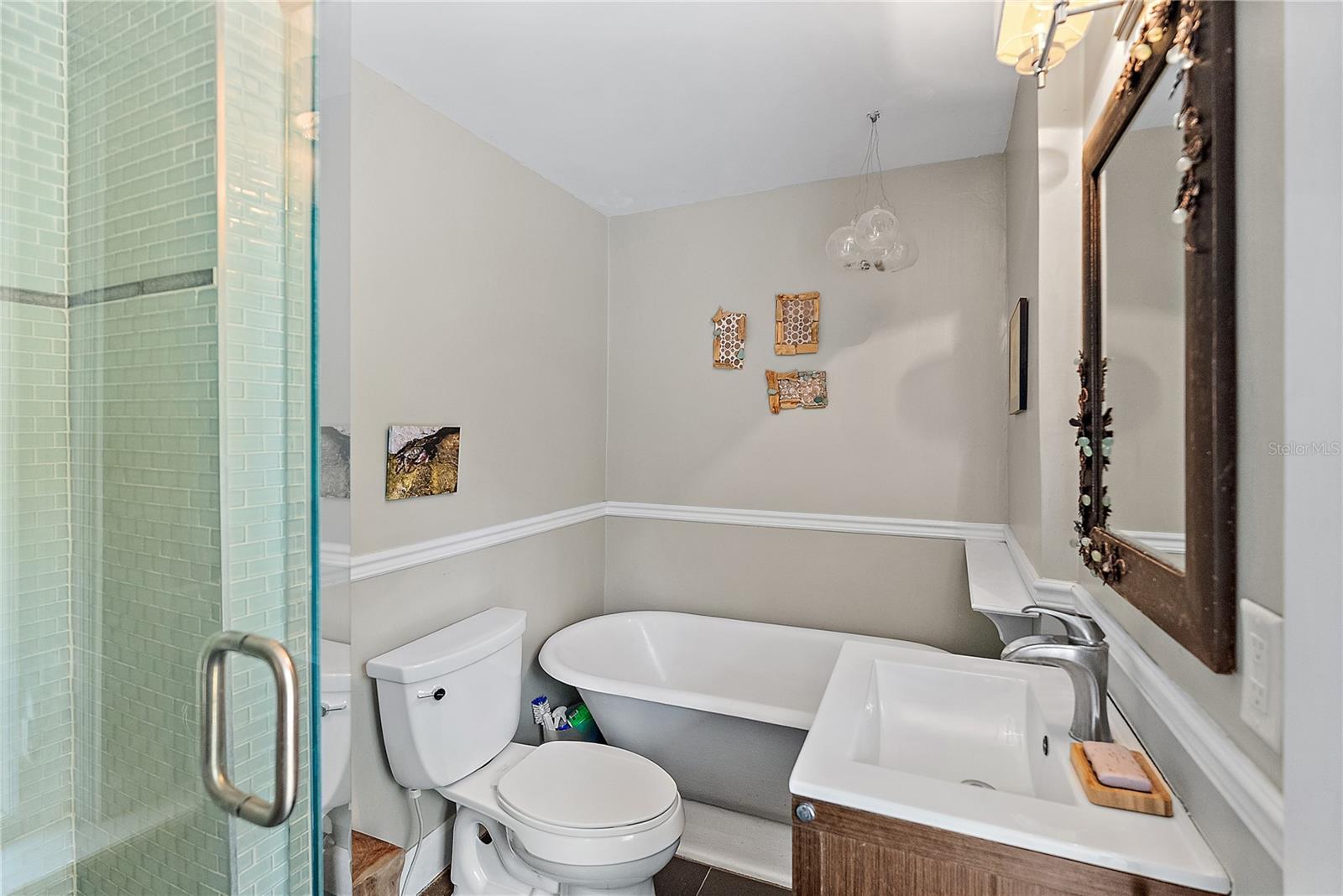Listing photo id 30 for 185 26th Avenue N