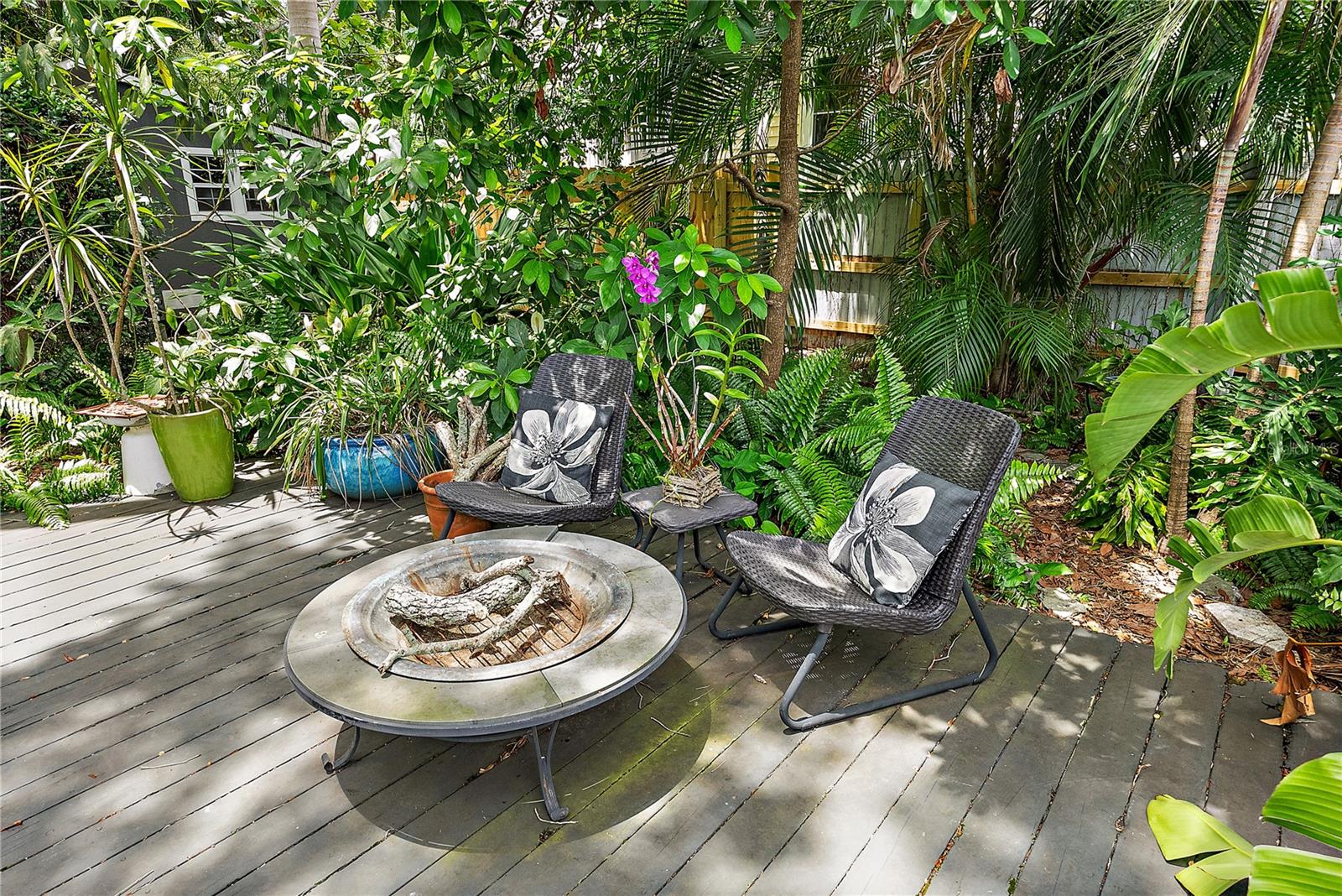 Listing photo id 4 for 185 26th Avenue N