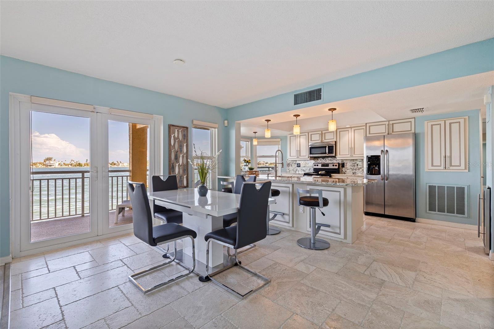 Image 10 of 52 For 370 8th Avenue N 1