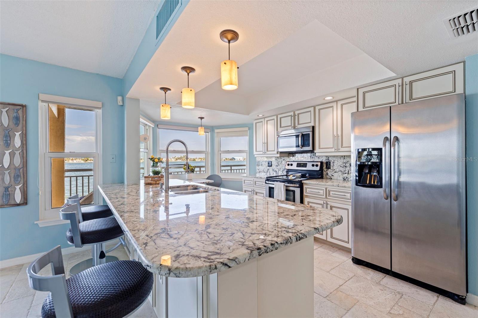 Image 13 of 52 For 370 8th Avenue N 1
