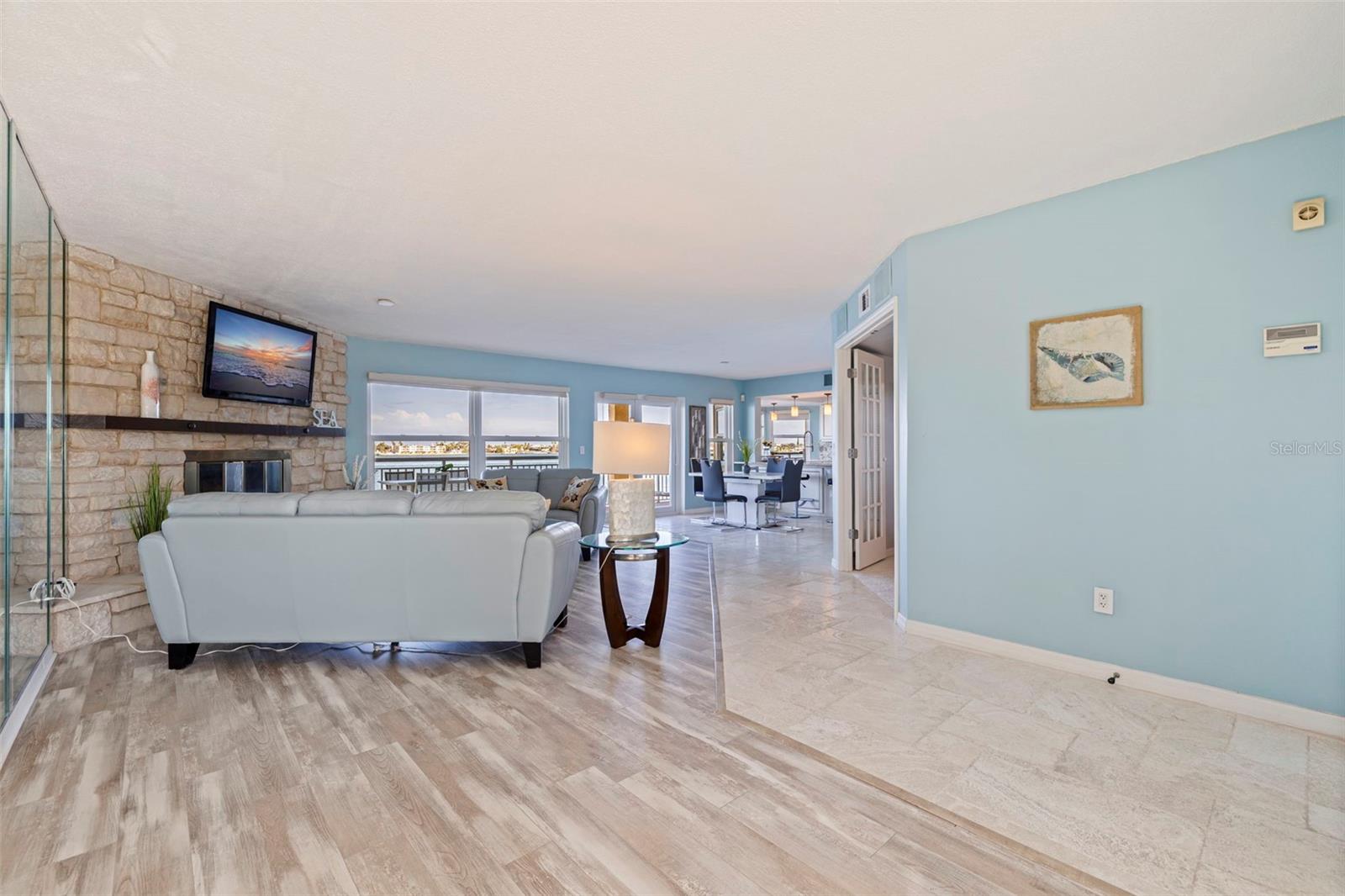 Image 6 of 52 For 370 8th Avenue N 1