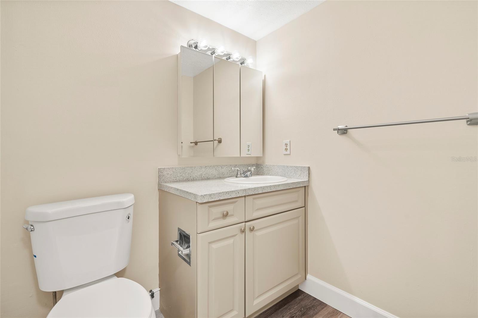 Image 17 of 21 For 6336 Newtown Circle B3