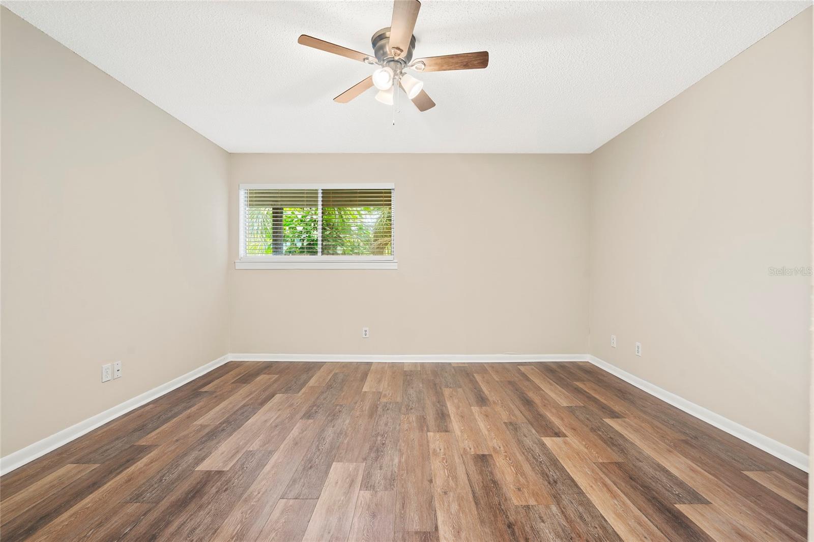 Image 19 of 21 For 6336 Newtown Circle B3