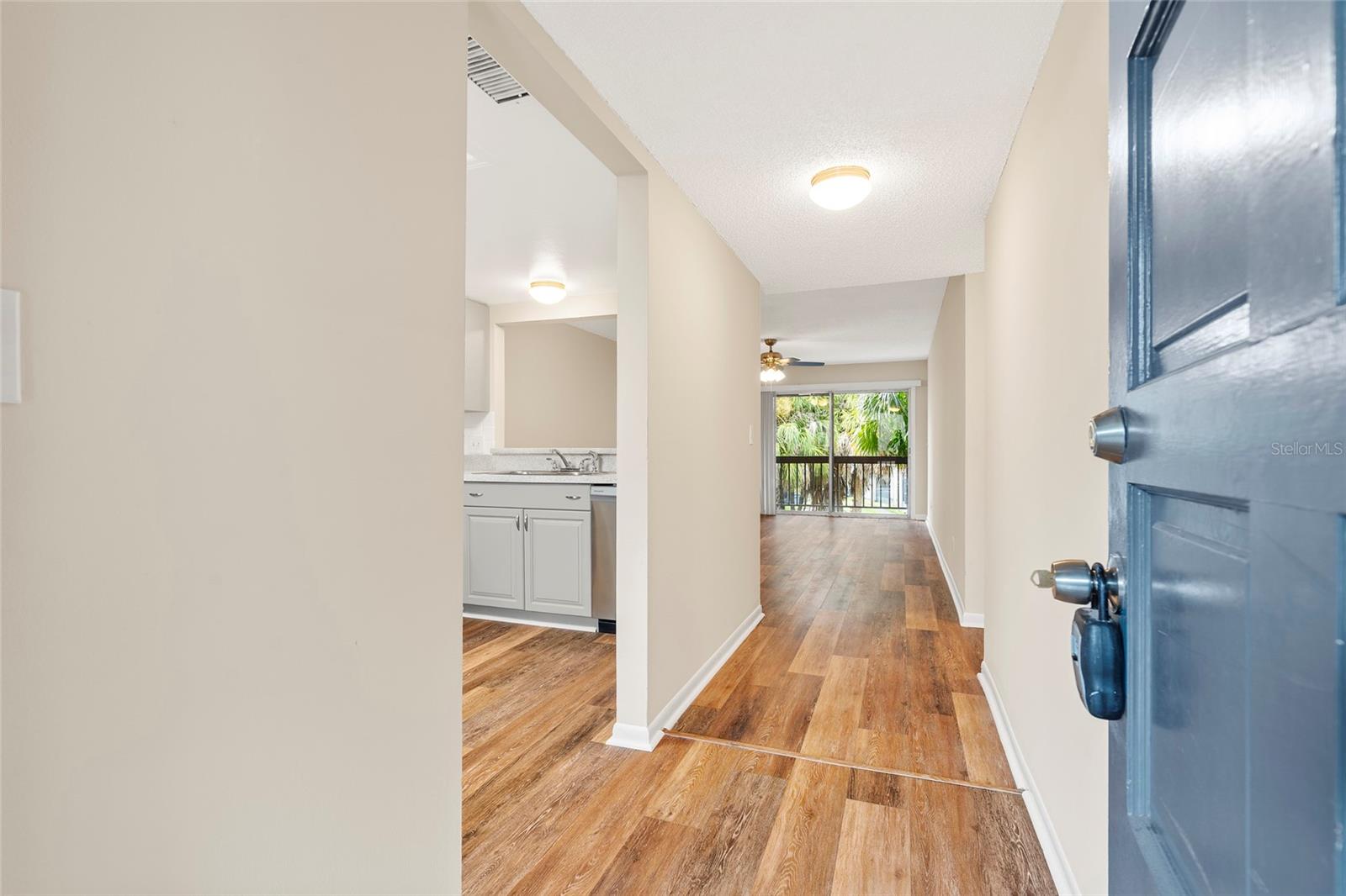 Image 5 of 21 For 6336 Newtown Circle B3