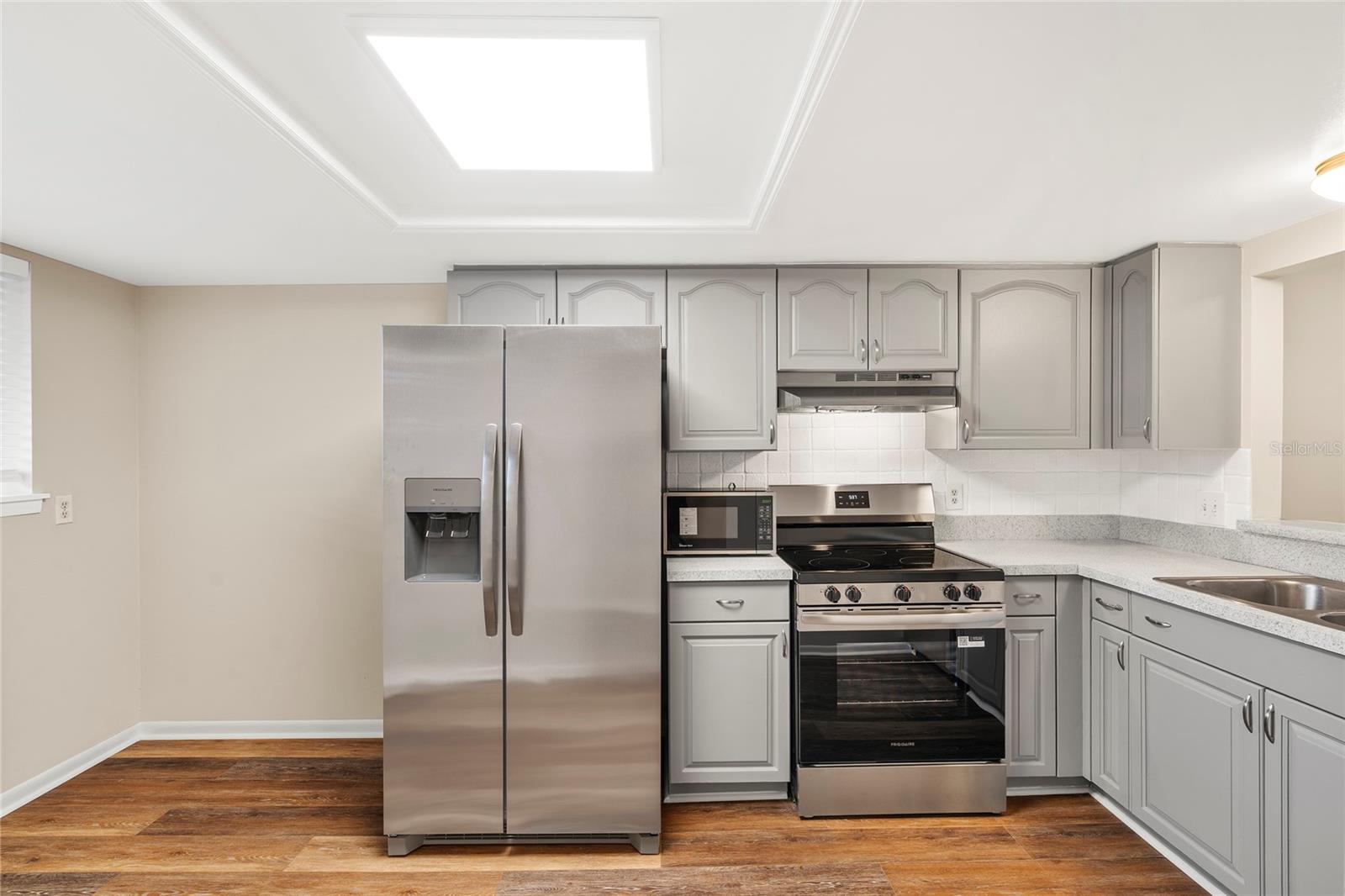 Image 6 of 21 For 6336 Newtown Circle B3