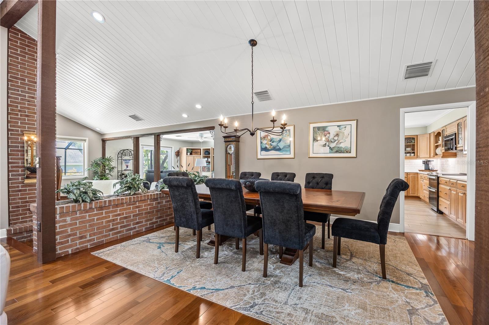 Image 11 of 42 For 2401 Palm Boulevard