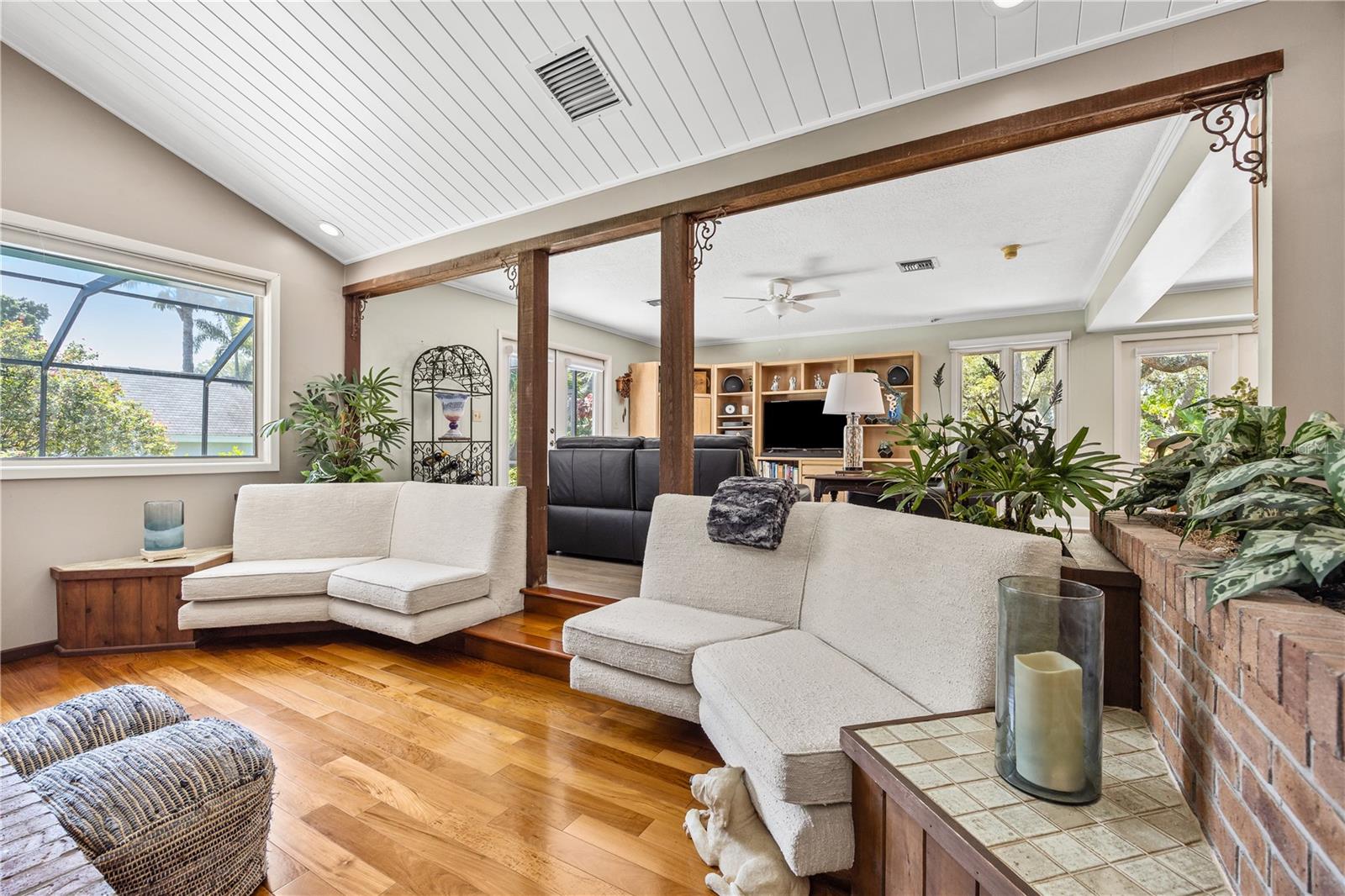 Image 13 of 42 For 2401 Palm Boulevard