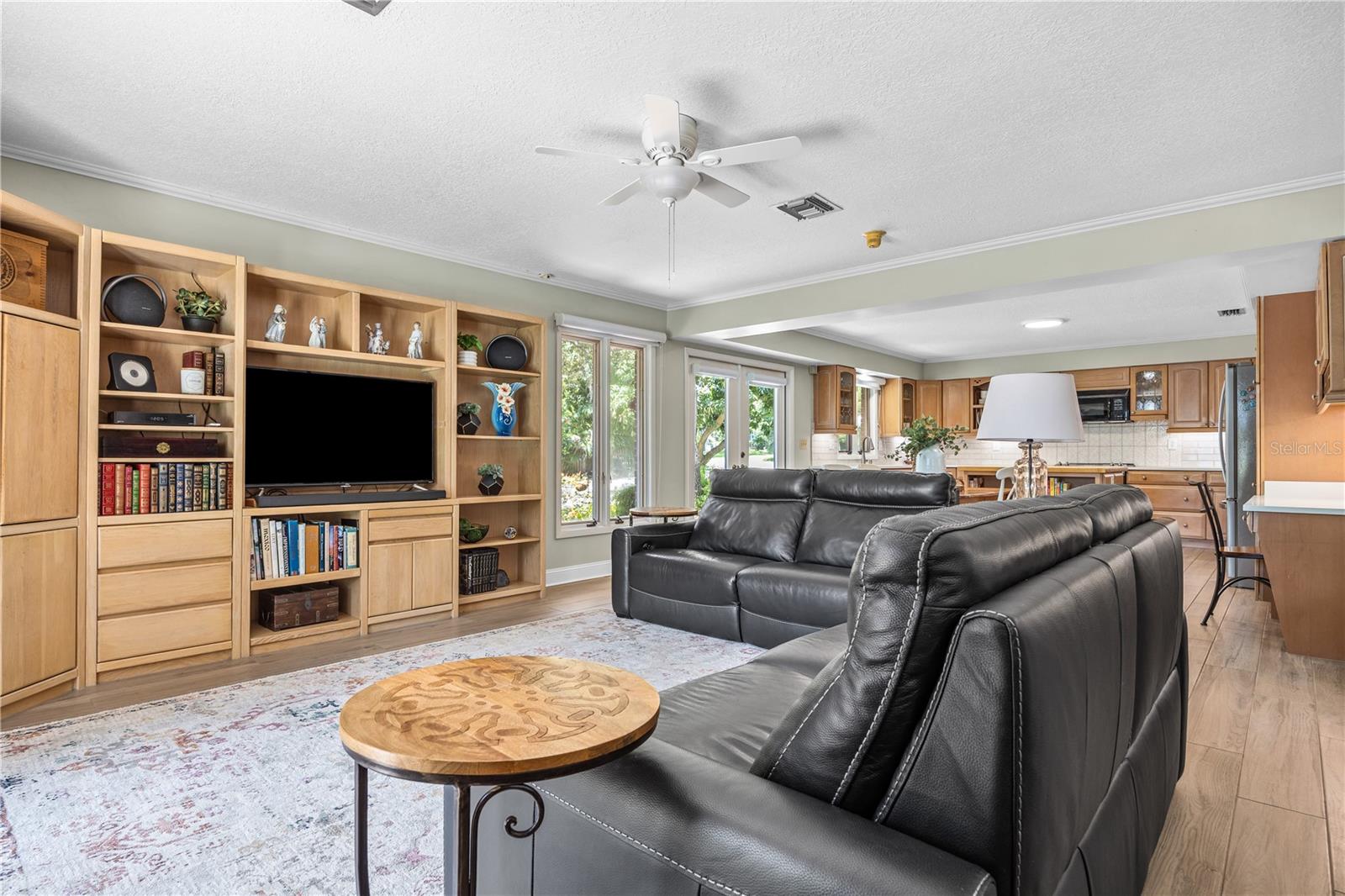 Image 15 of 42 For 2401 Palm Boulevard