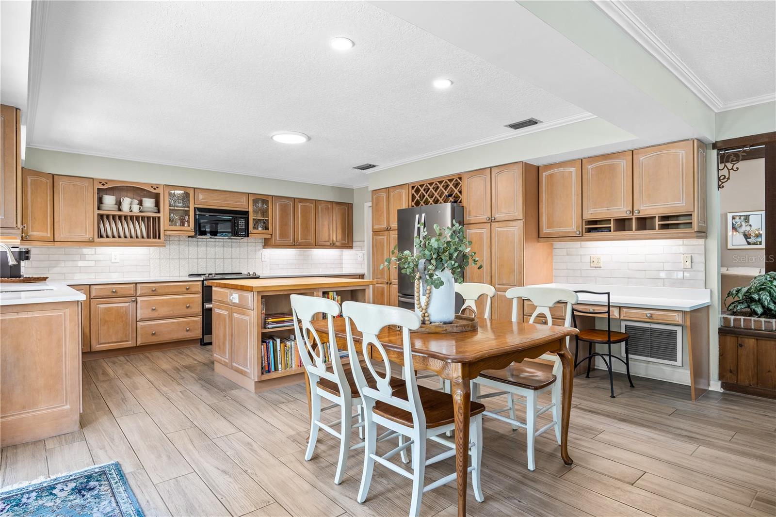 Image 18 of 42 For 2401 Palm Boulevard