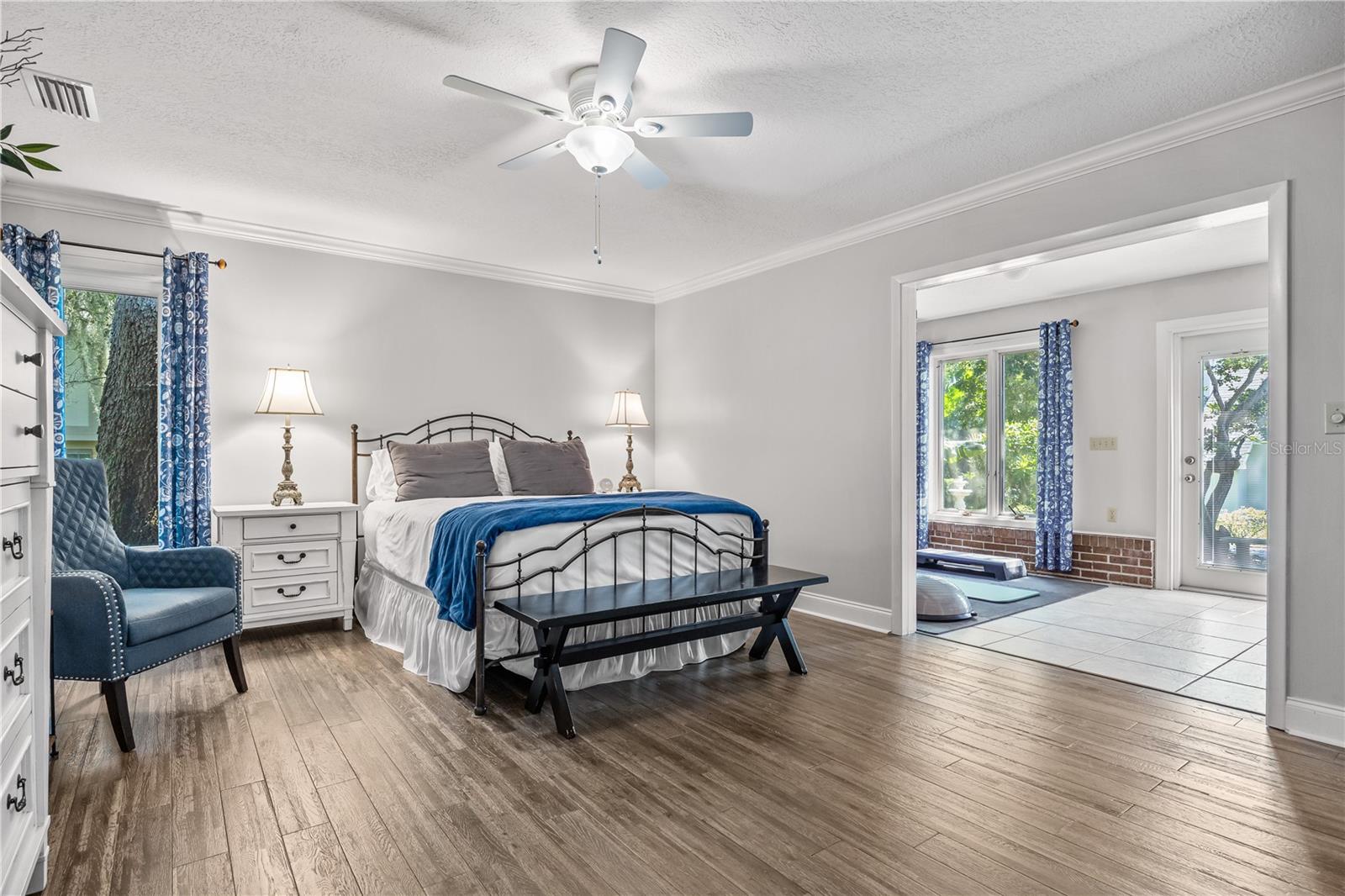 Image 21 of 42 For 2401 Palm Boulevard