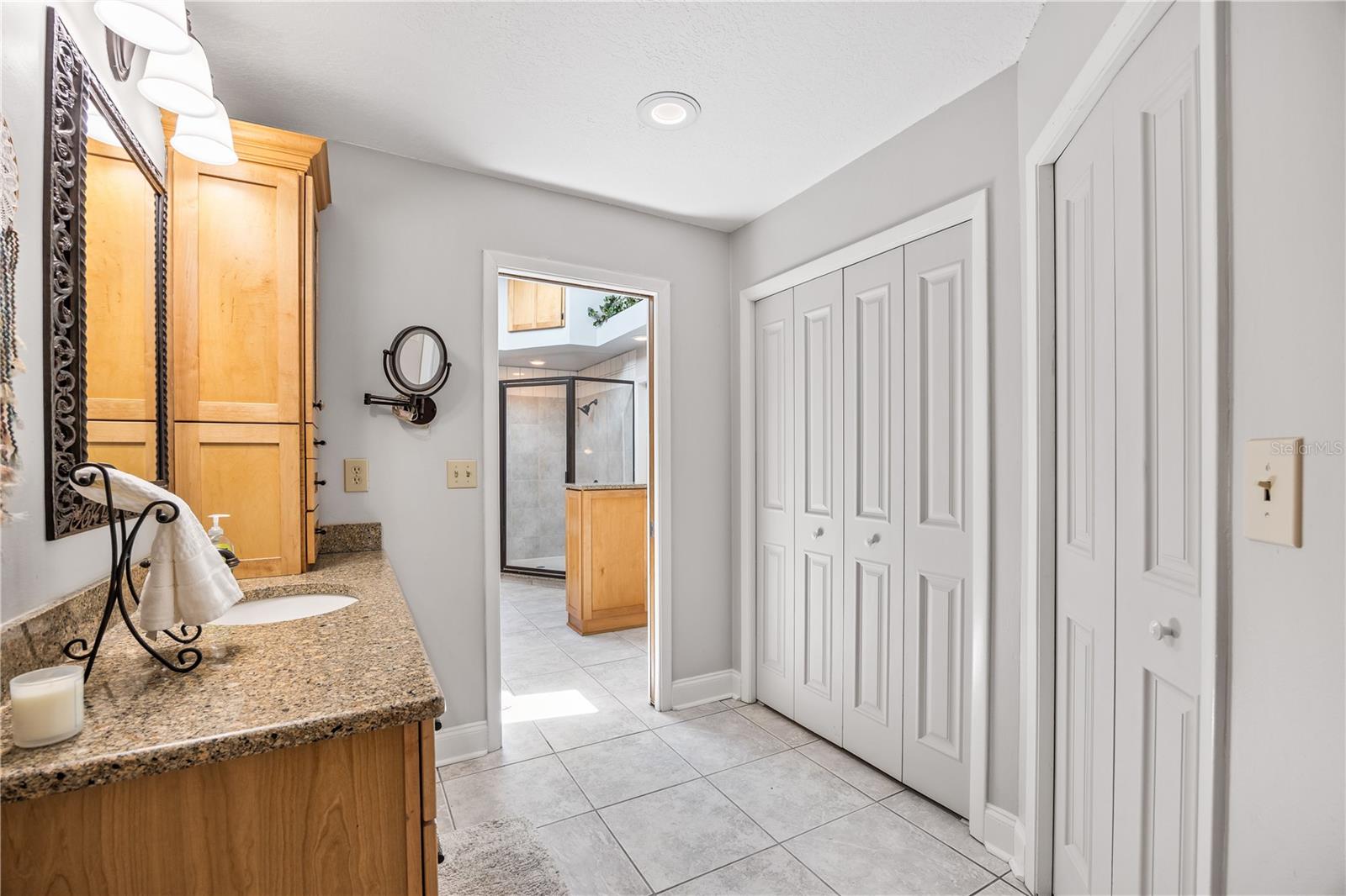 Image 23 of 42 For 2401 Palm Boulevard