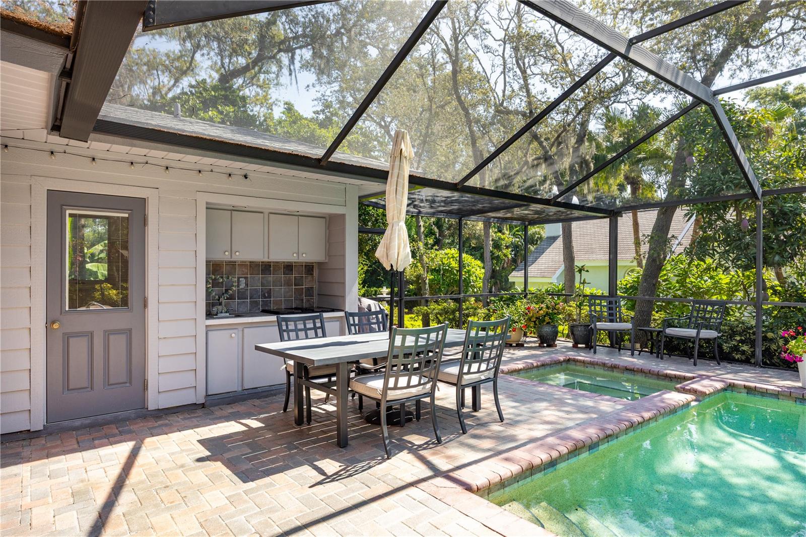 Image 36 of 42 For 2401 Palm Boulevard