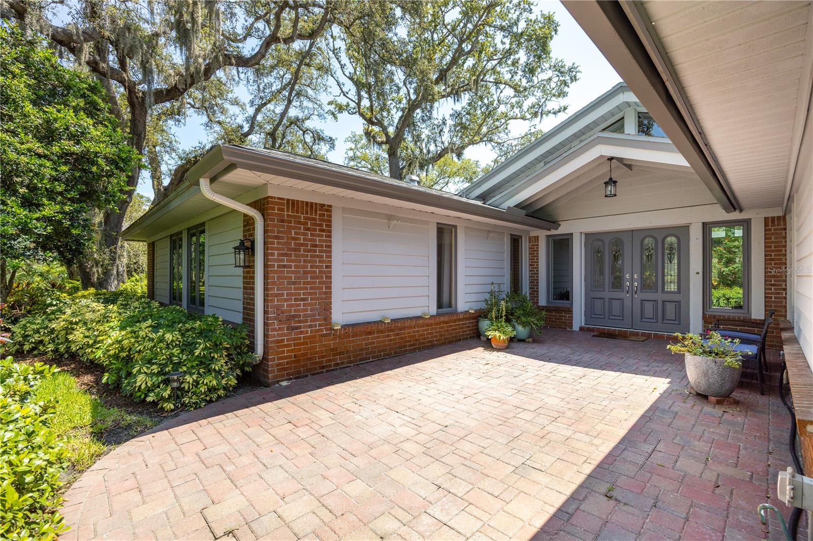 Image 4 of 42 For 2401 Palm Boulevard
