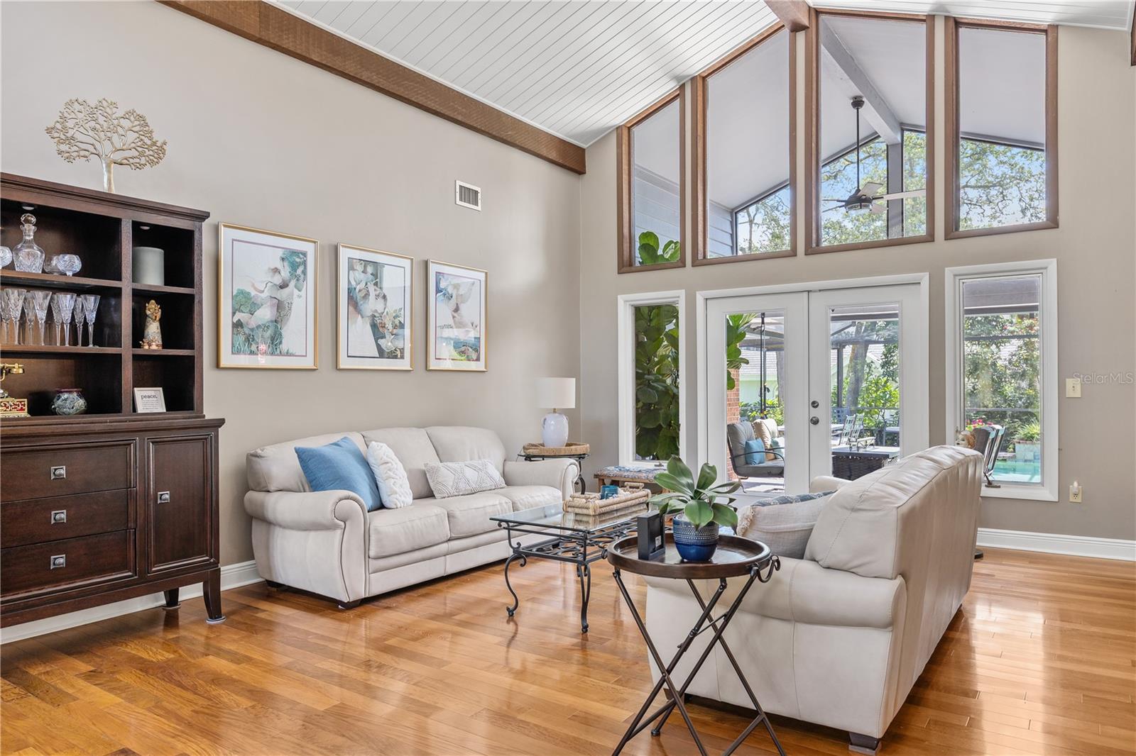 Image 8 of 42 For 2401 Palm Boulevard