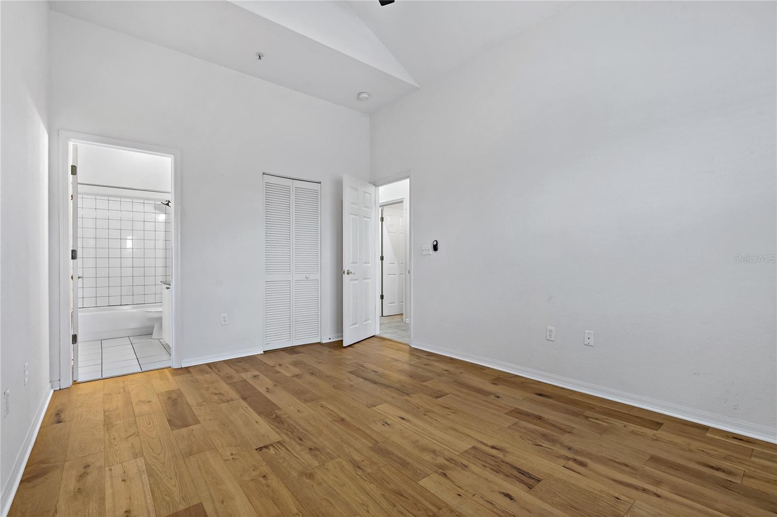 Image 10 of 18 For 2002 5th Avenue 213