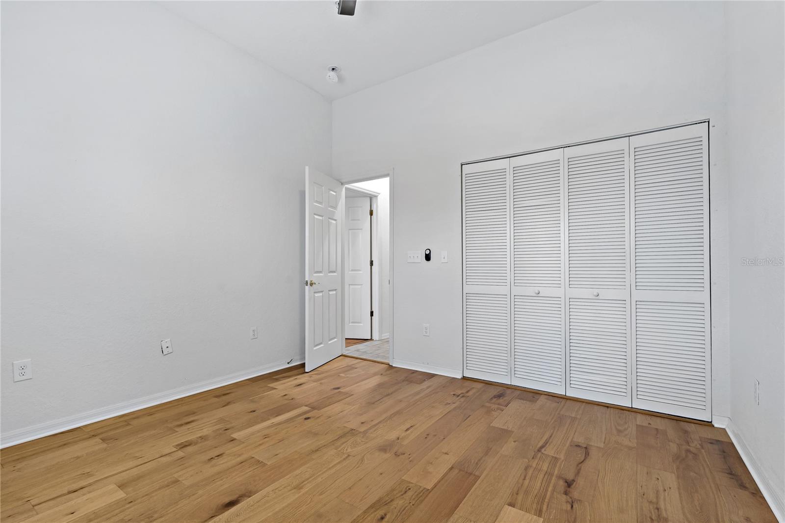 Image 11 of 18 For 2002 5th Avenue 213