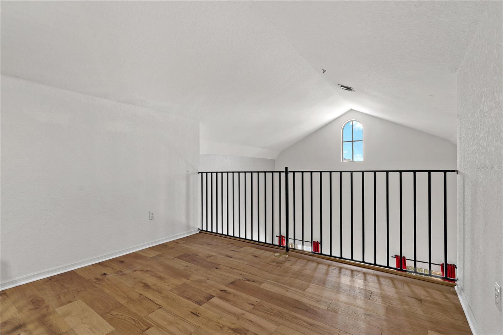 Image 8 of 18 For 2002 5th Avenue 213