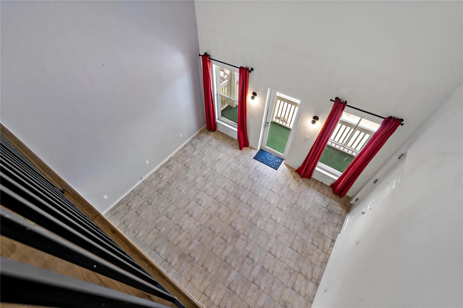 Image 9 of 18 For 2002 5th Avenue 213