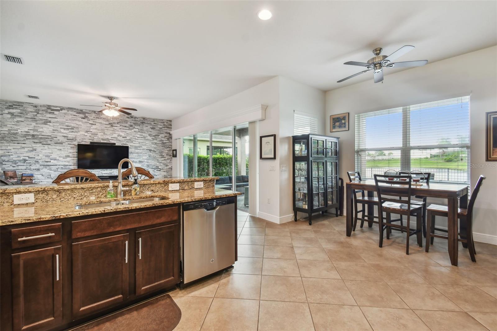 Image 18 of 73 For 30415 Palmer Oak Drive