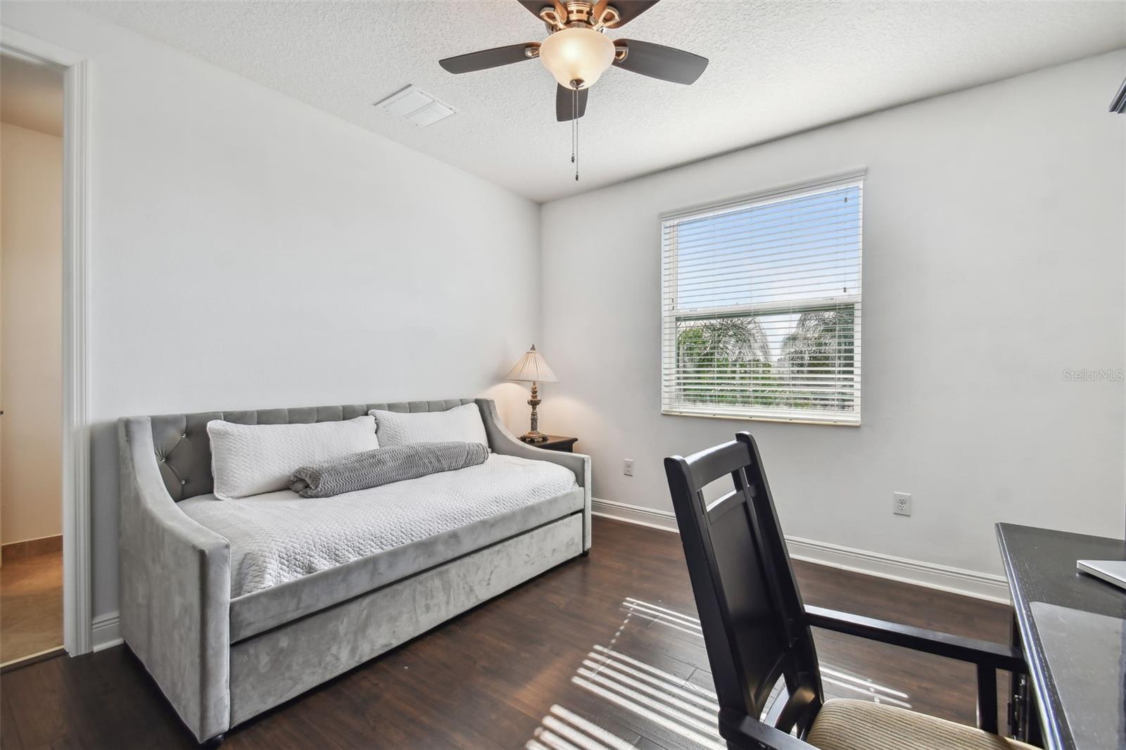 Image 29 of 73 For 30415 Palmer Oak Drive