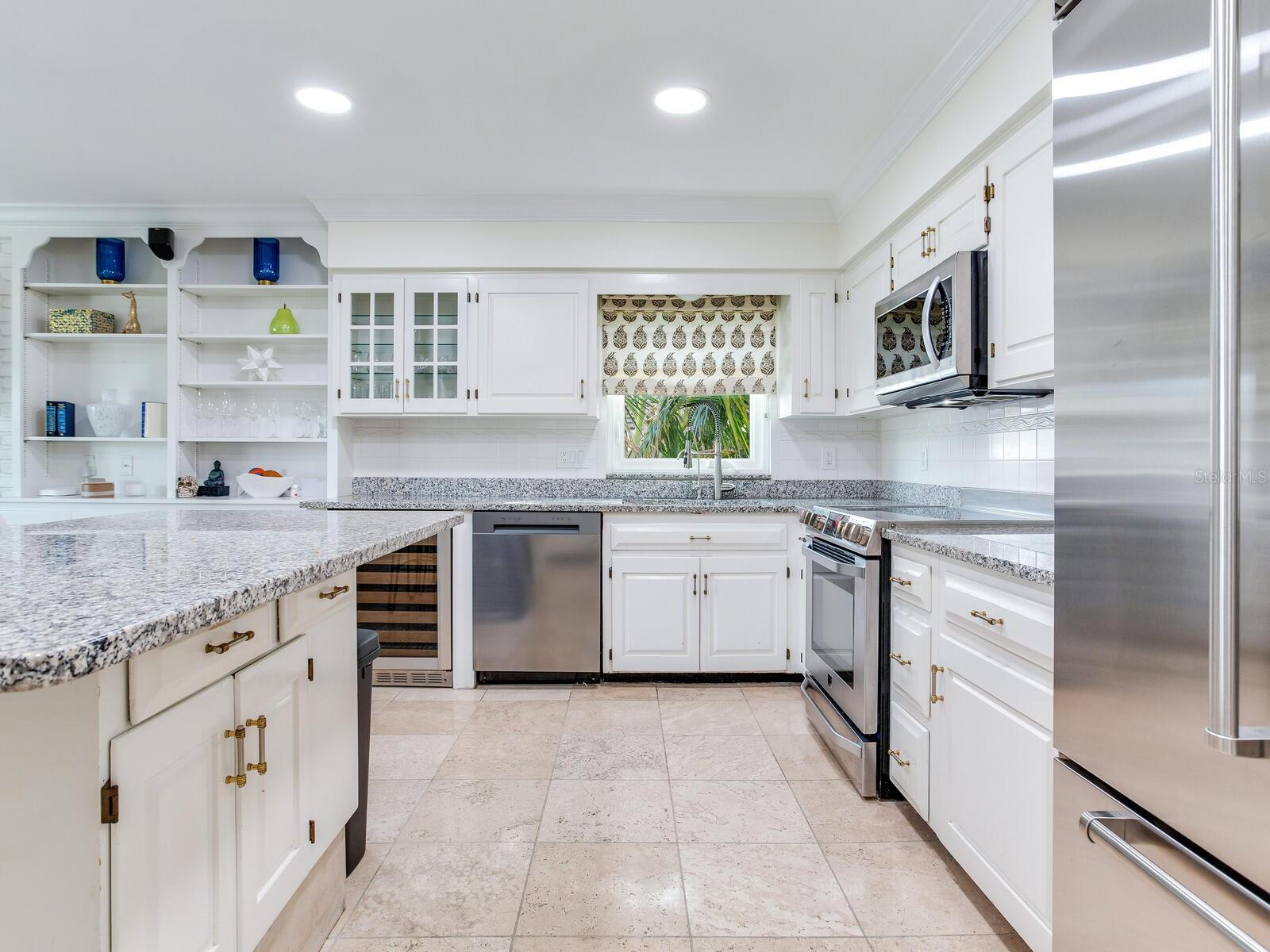 Image 12 of 34 For 4921 Lyford Cay Road