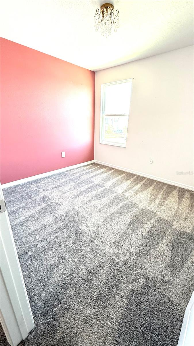 Image 15 of 28 For 827 Ofanto Way