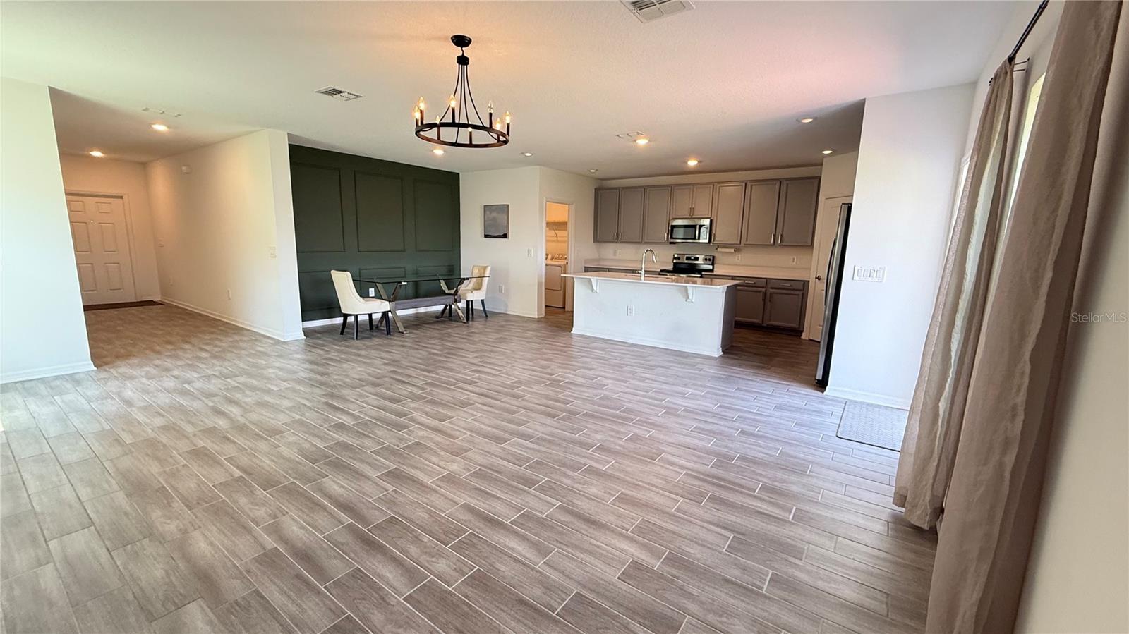 Image 8 of 28 For 827 Ofanto Way