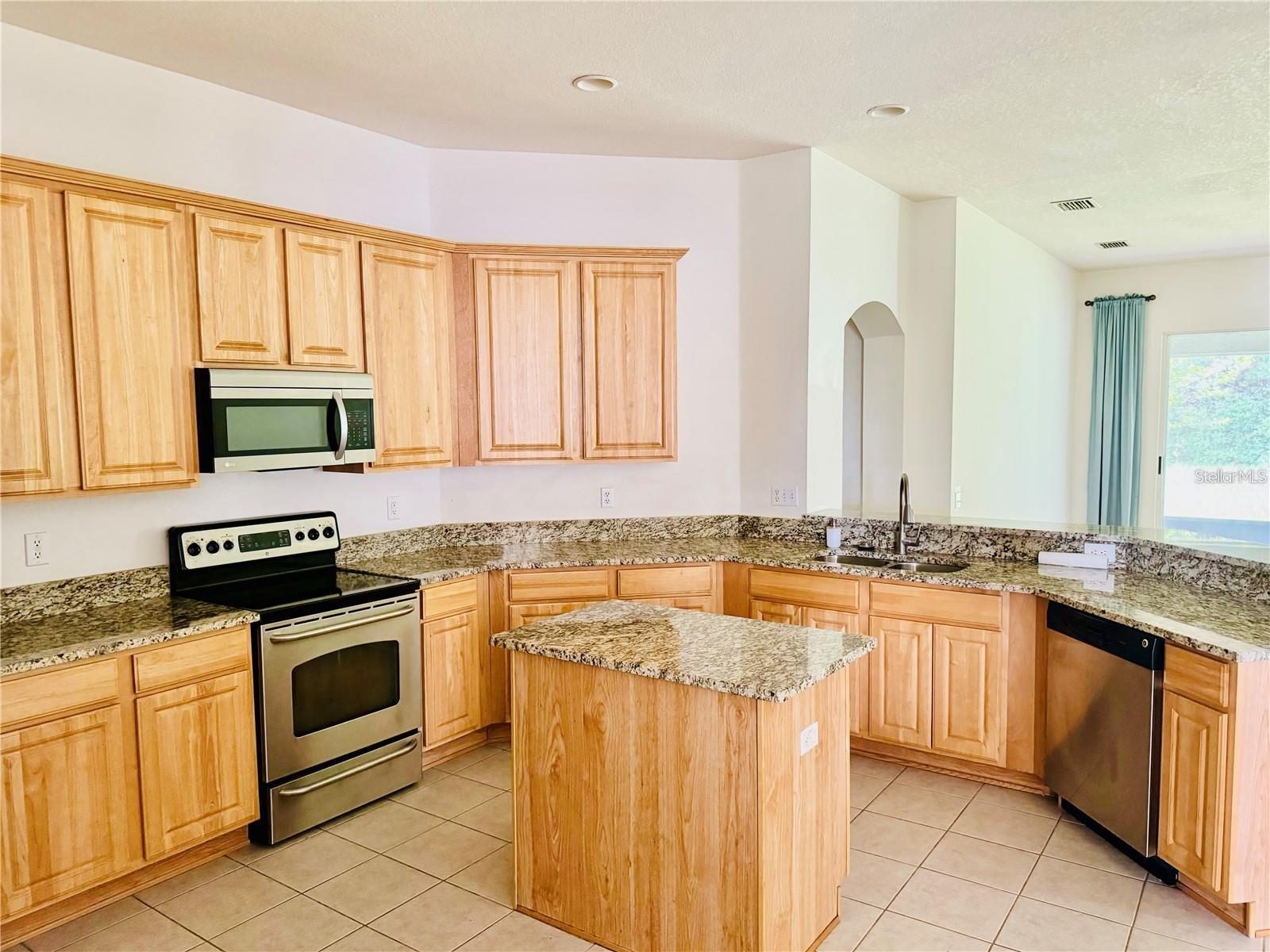 Image 11 of 41 For 7346 Crescent Palm Drive