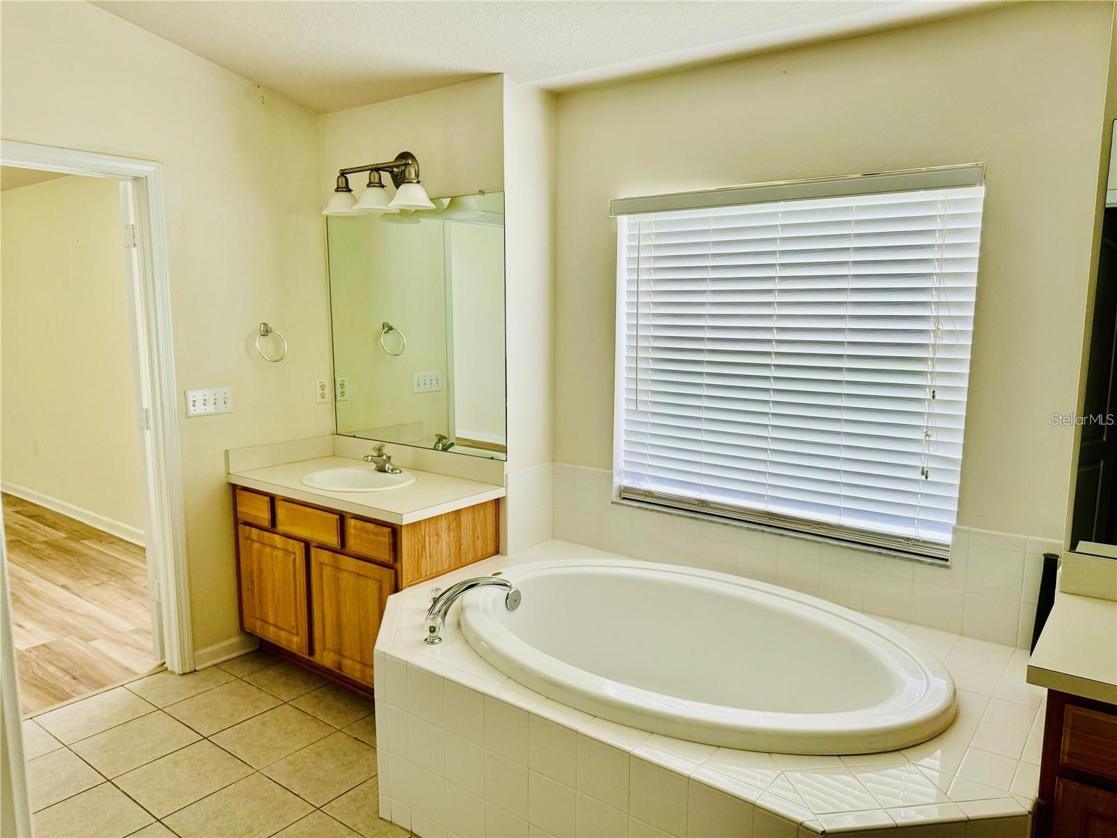 Image 20 of 41 For 7346 Crescent Palm Drive