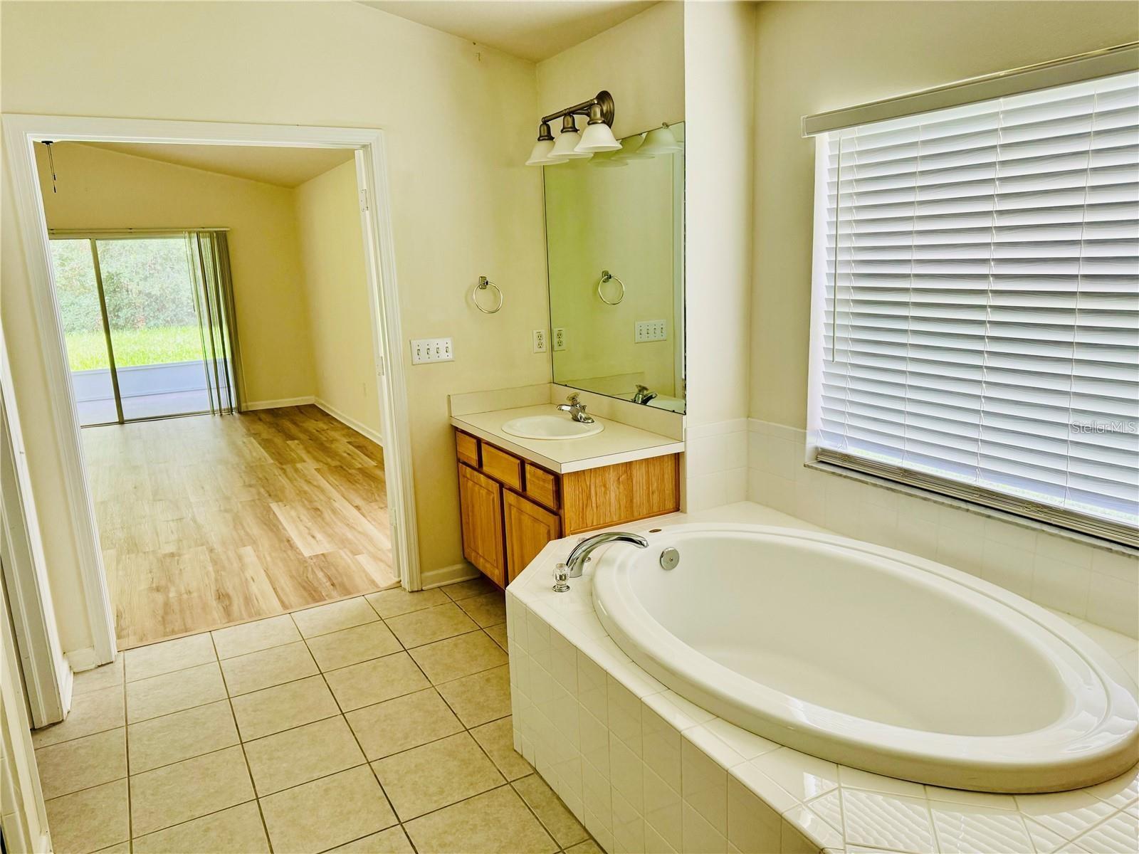 Image 22 of 41 For 7346 Crescent Palm Drive
