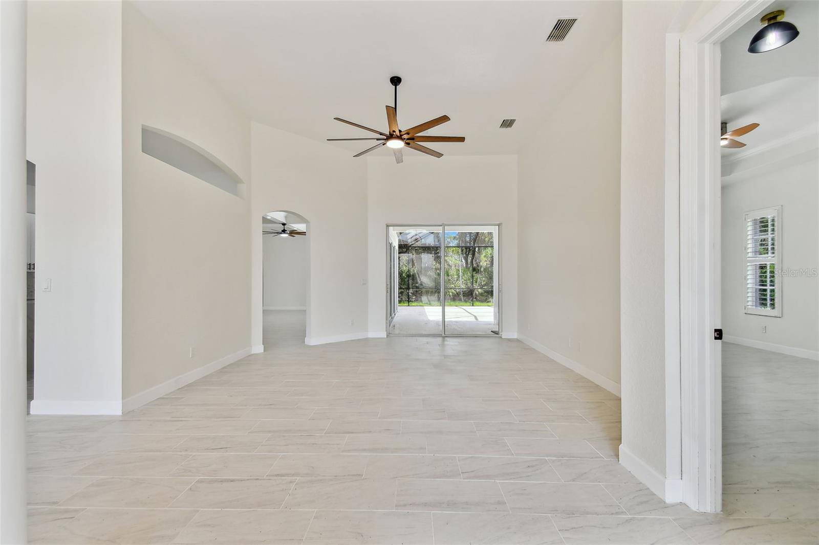 Image 4 of 80 For 13792 Long Lake Lane