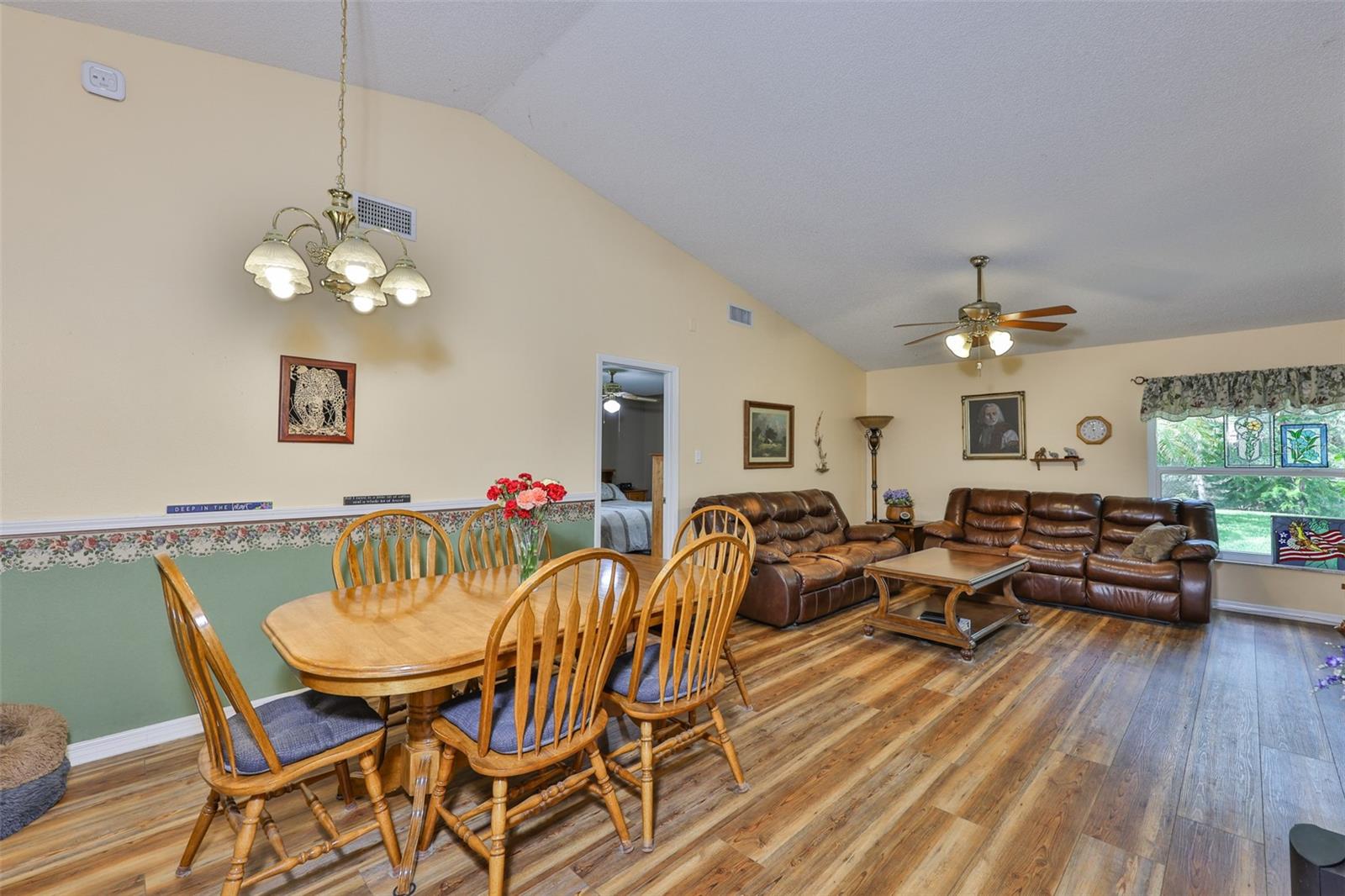 Image 24 of 54 For 11823 Cedarfield Drive