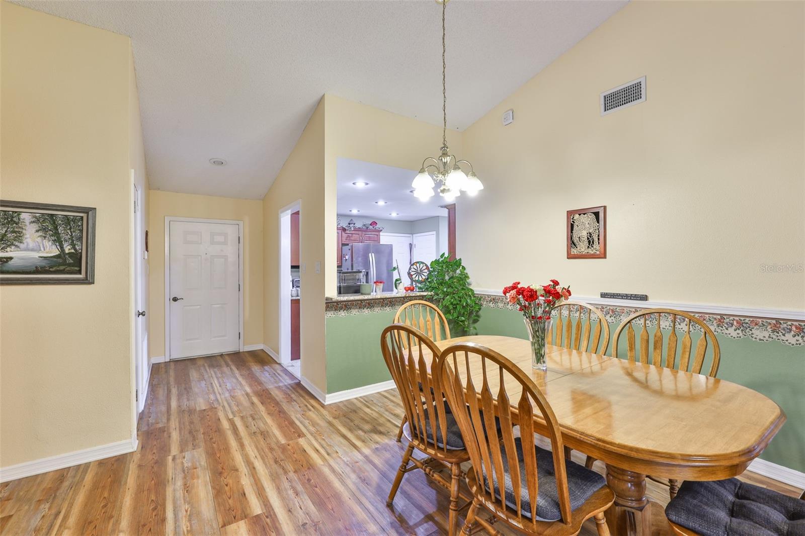 Image 28 of 54 For 11823 Cedarfield Drive