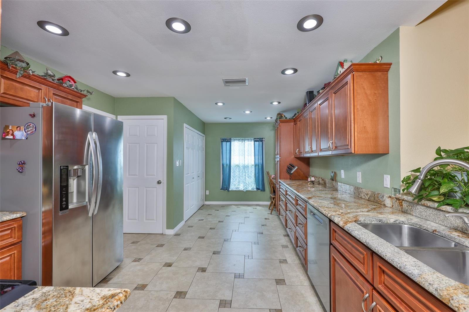 Image 30 of 54 For 11823 Cedarfield Drive