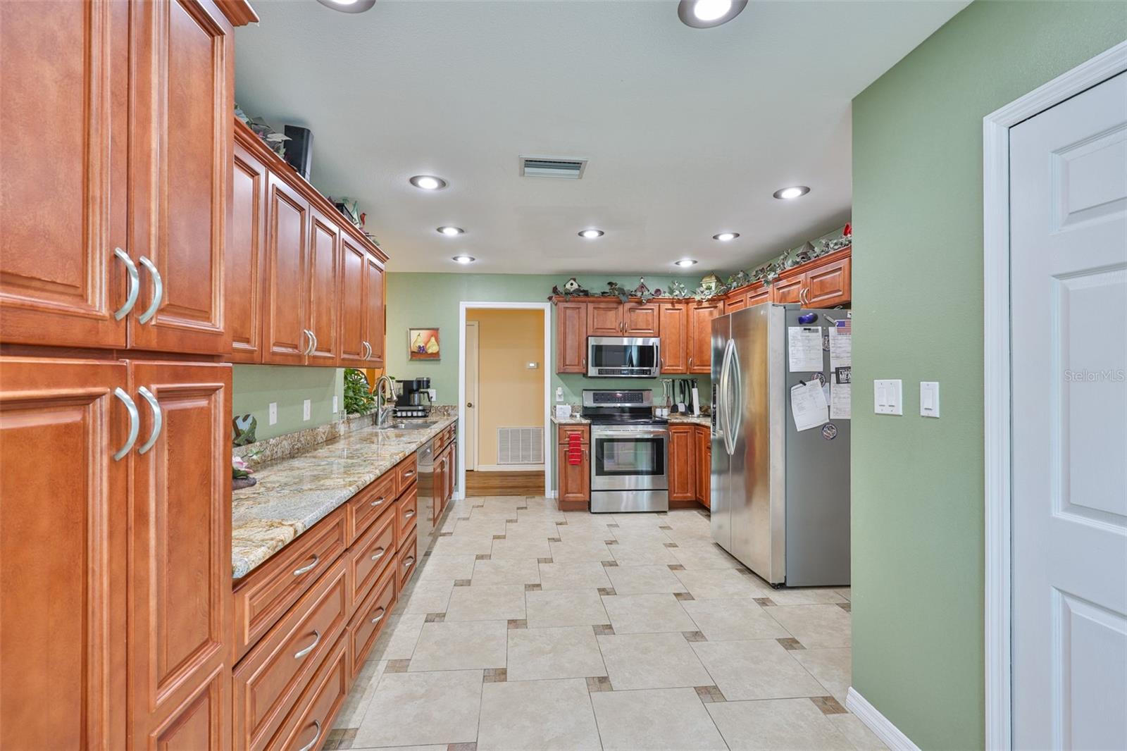 Image 34 of 54 For 11823 Cedarfield Drive