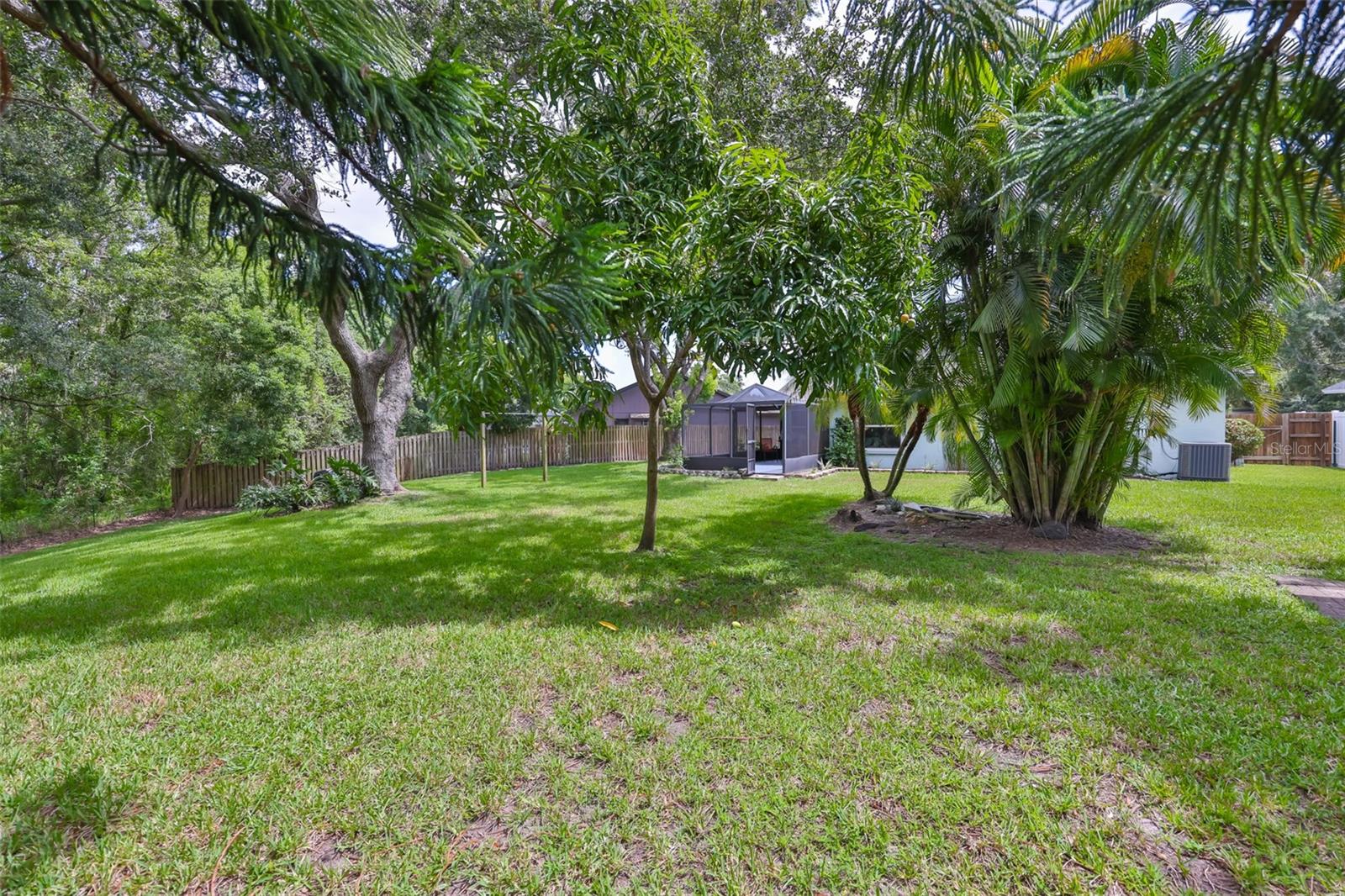 Image 40 of 54 For 11823 Cedarfield Drive
