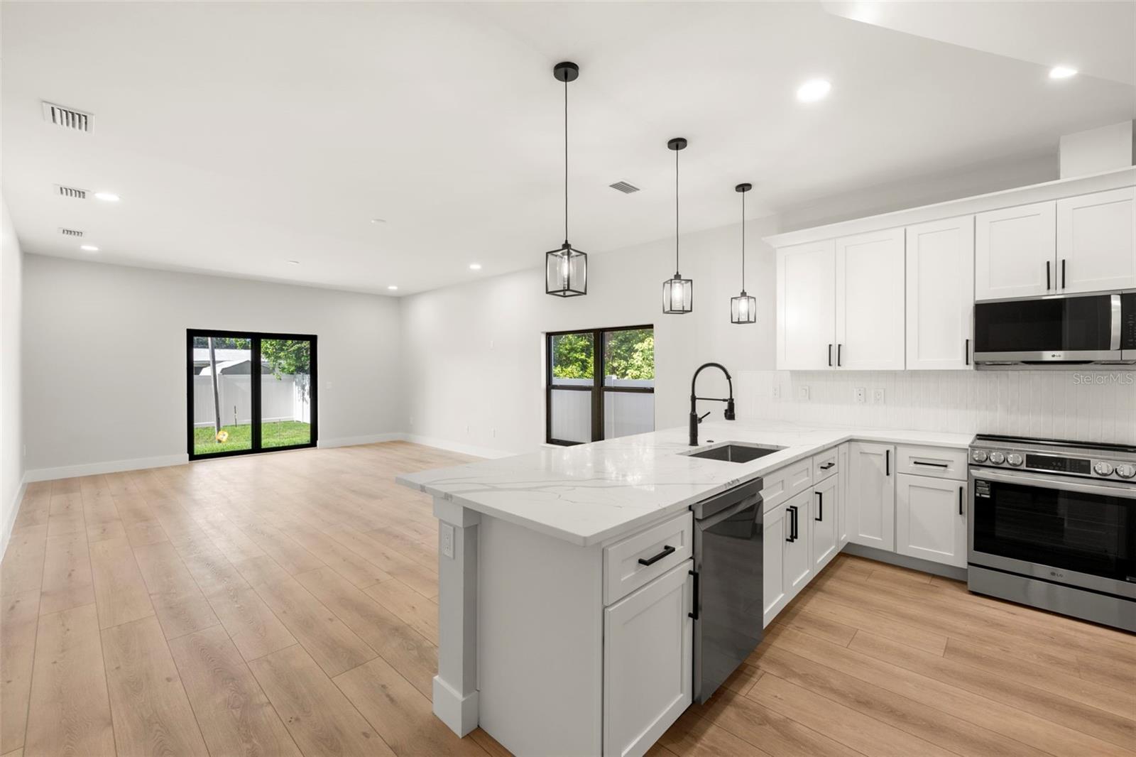 Image 12 of 51 For 4308 Gray Street 5