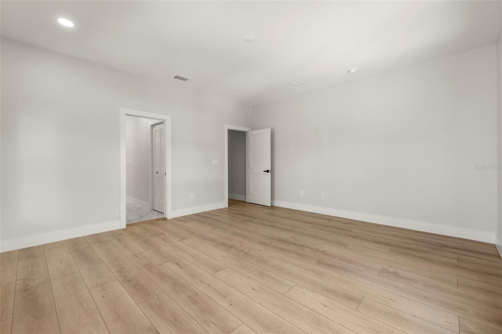 Image 30 of 51 For 4308 Gray Street 5