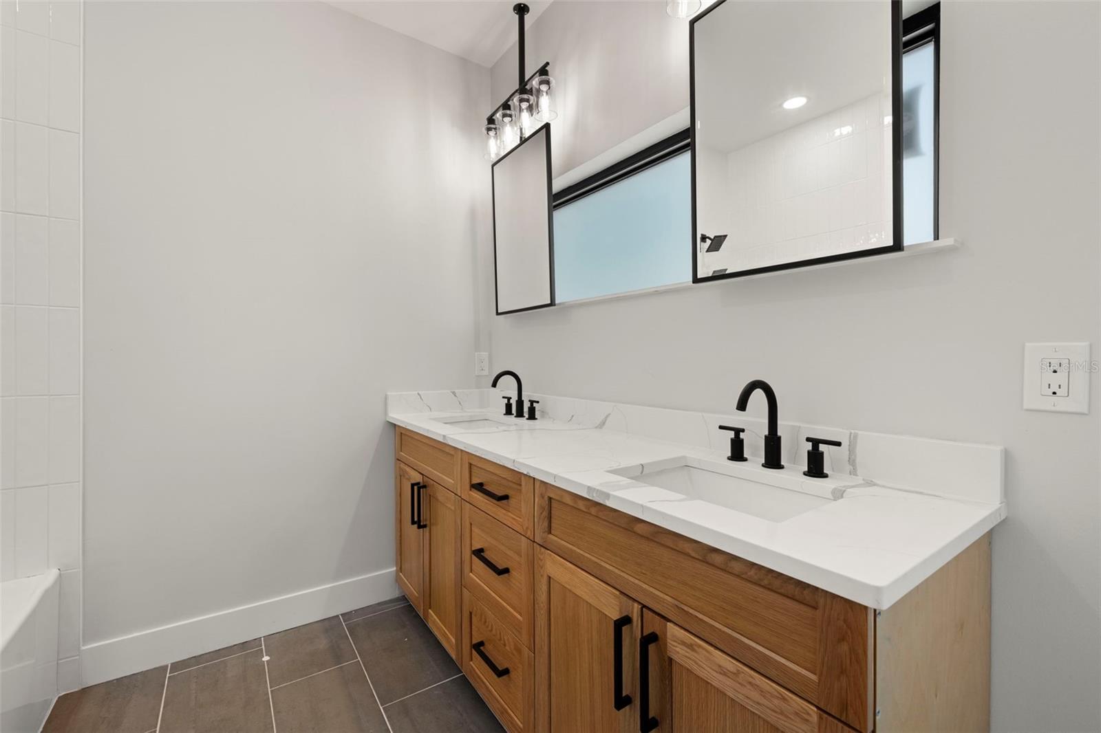 Image 43 of 51 For 4308 Gray Street 5