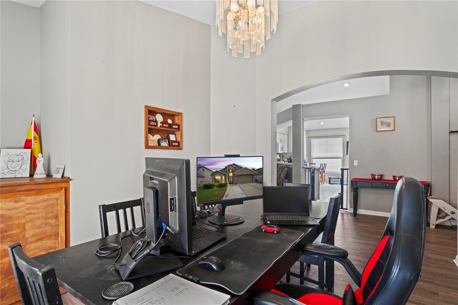 Image 14 of 46 For 30639 Tremont Drive