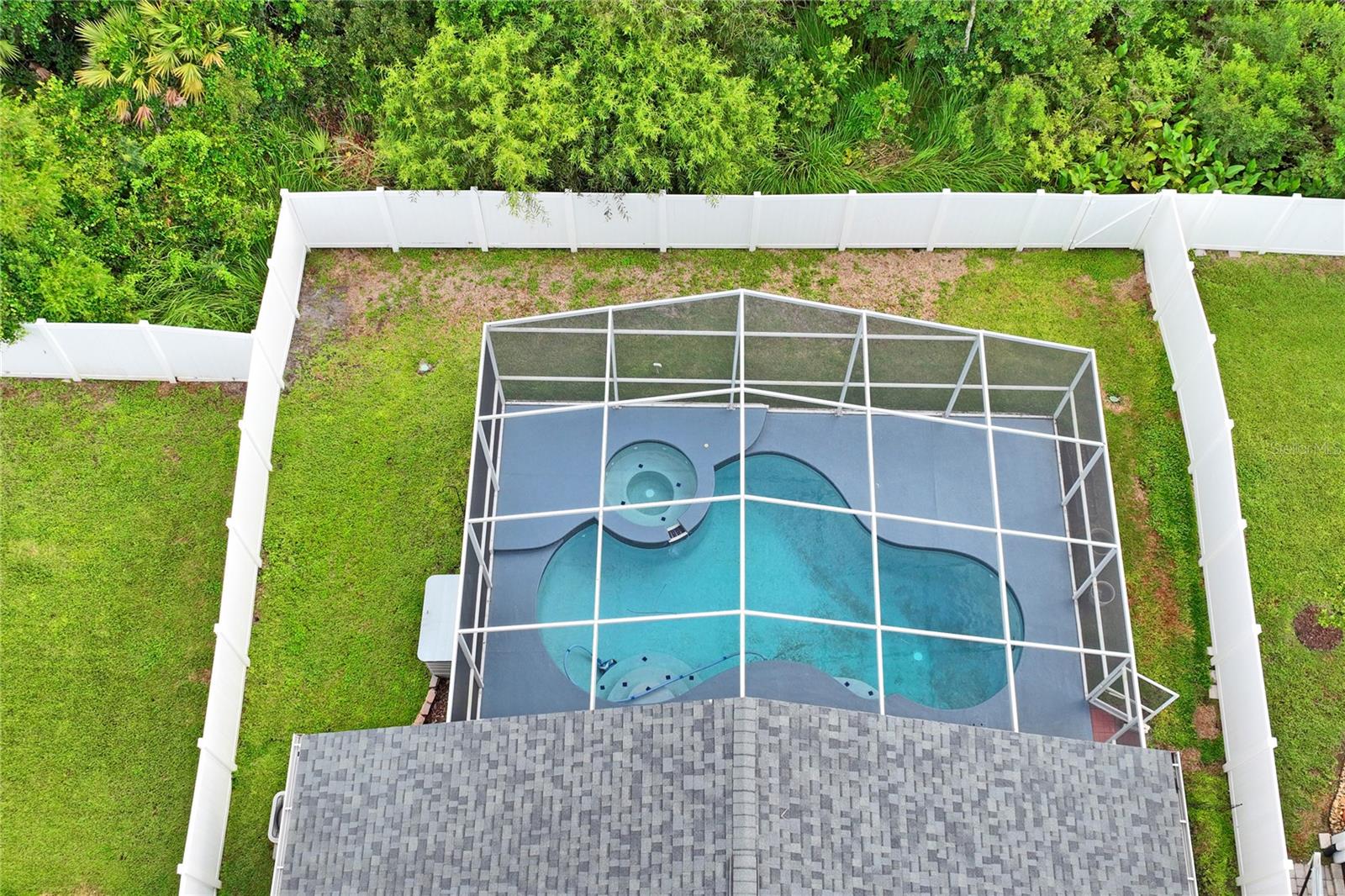 Image 35 of 46 For 30639 Tremont Drive