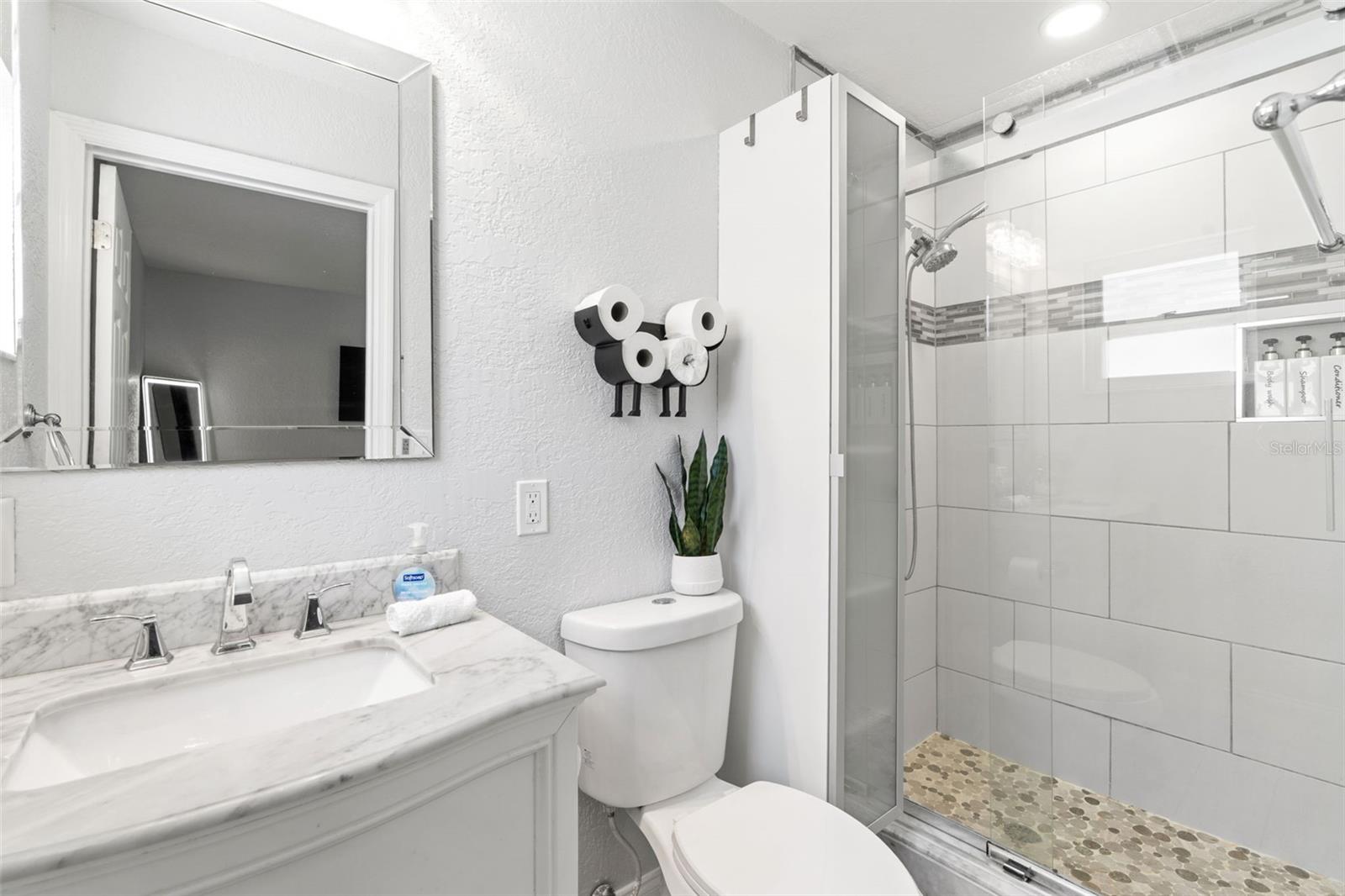 Listing photo id 20 for 6004 Tampa Shores Boulevard