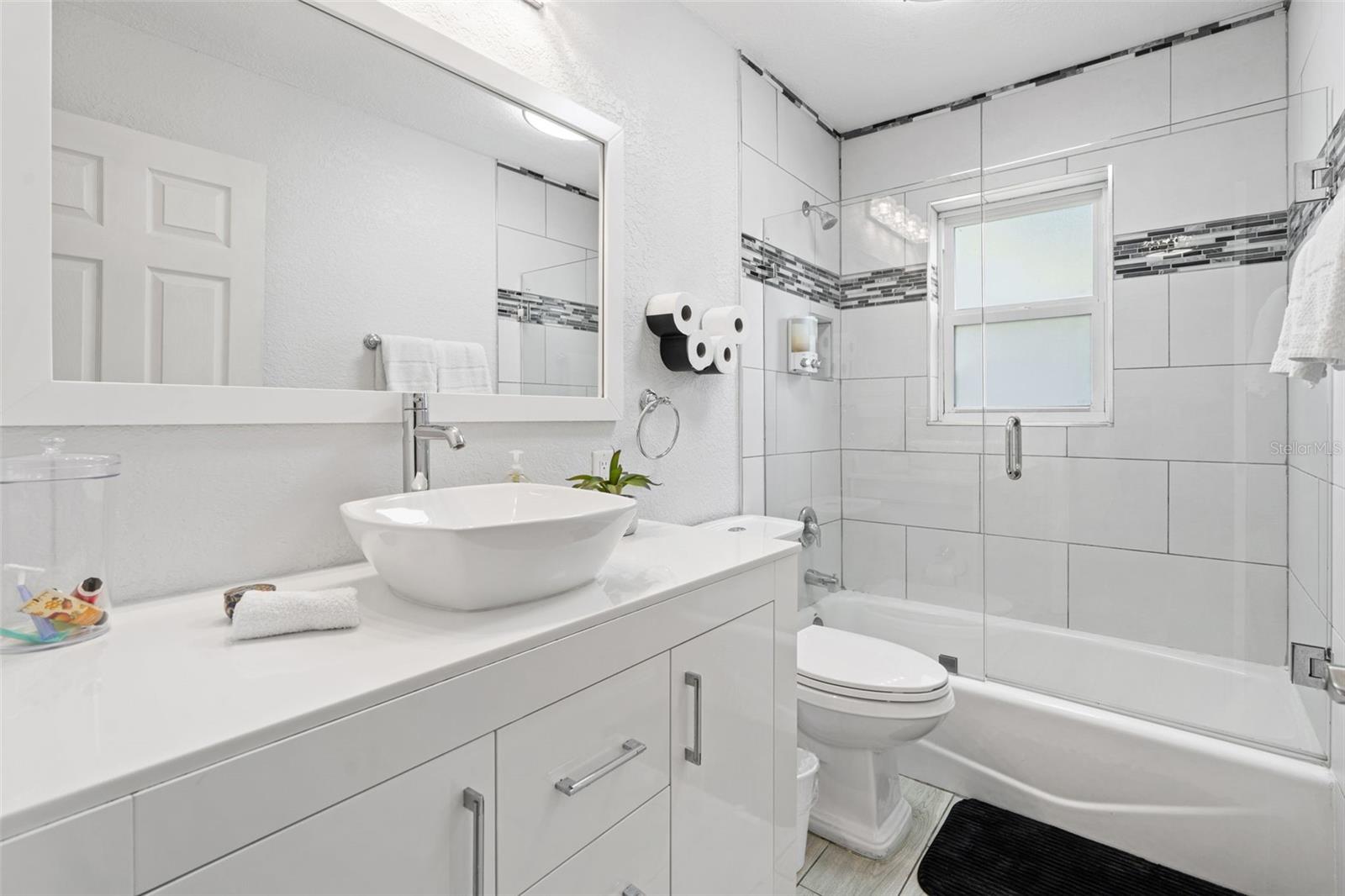 Listing photo id 23 for 6004 Tampa Shores Boulevard