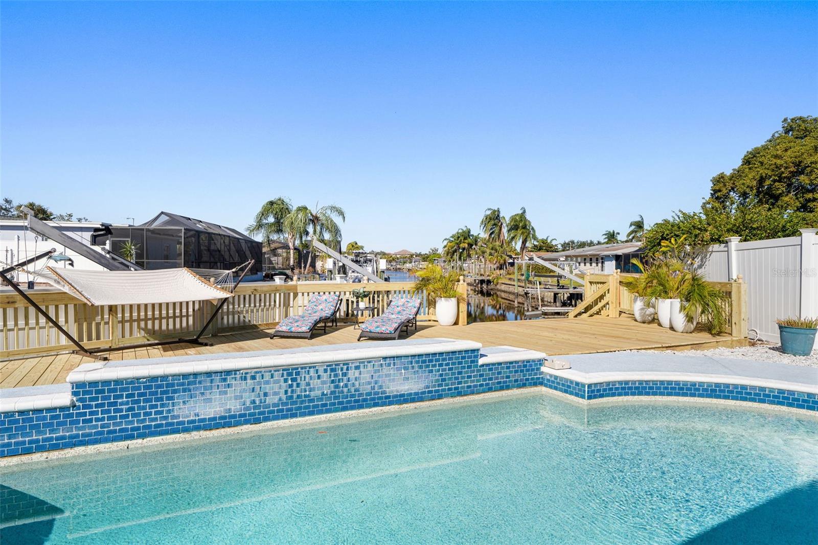 Listing photo id 39 for 6004 Tampa Shores Boulevard