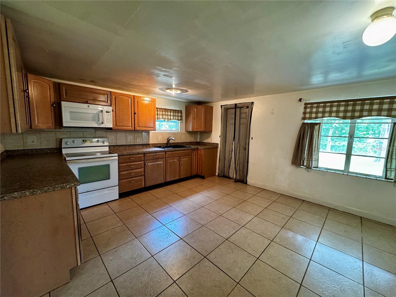 Image 21 of 33 For 3740 56th Avenue N
