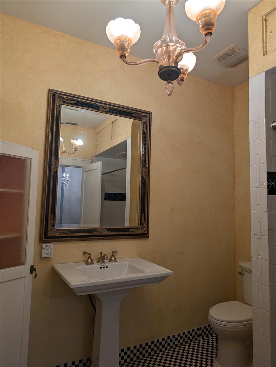 Image 15 of 29 For 316 39th Avenue S