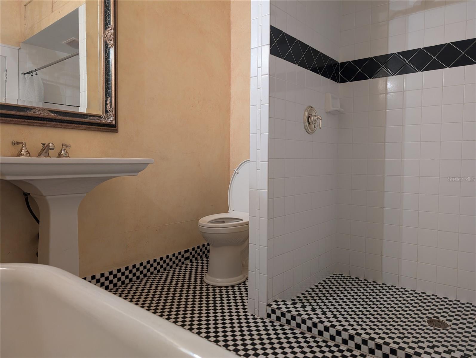 Image 17 of 29 For 316 39th Avenue S