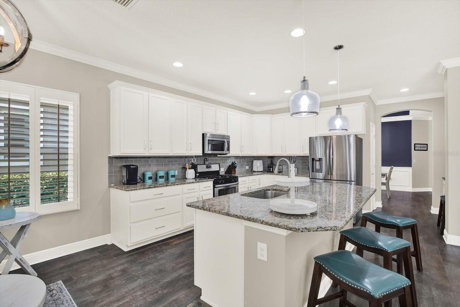 Image 6 of 53 For 7017 Artesian Court