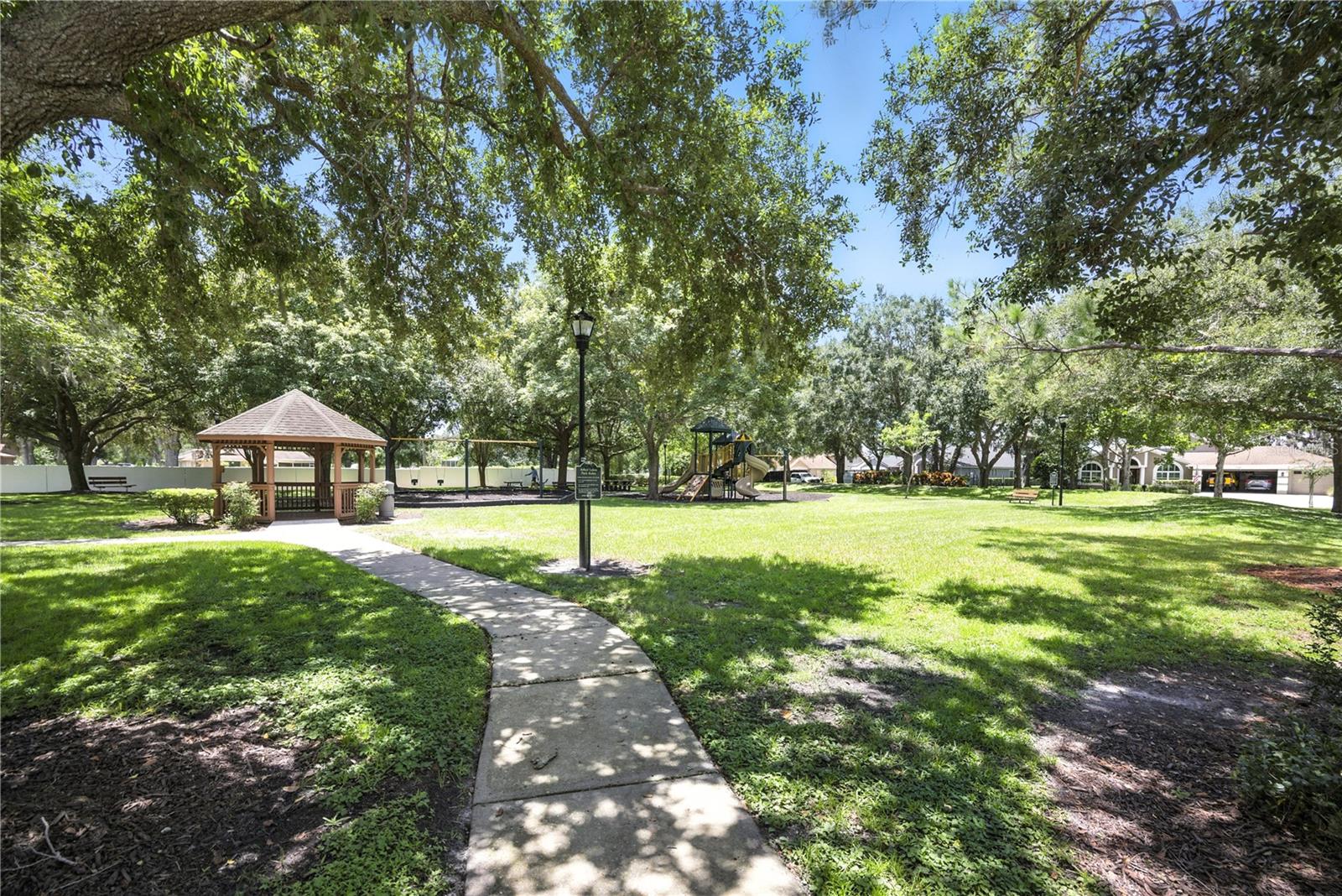 Listing photo id 51 for 15717 Berea Dr